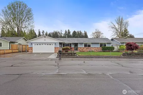 102 Sunnyside Dr, Centralia, WA 98531