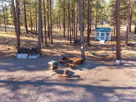 96 Twin Lakes Dr, Winthrop, WA 98862