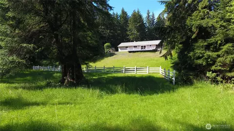 2619 Mora Rd, Forks, WA 98331