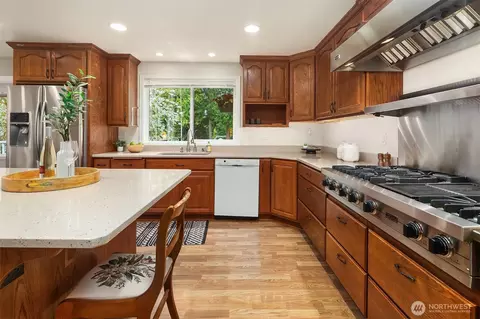 Kitchen - 22603 53rd Ave SE, Bothell, WA 98021 photo 4 of 7