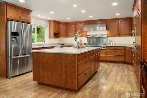 Kitchen - 22603 53rd Ave SE, Bothell, WA 98021 photo 2 of 7