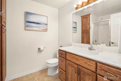 Bath - 22603 53rd Ave SE, Bothell, WA 98021 photo 3 of 4