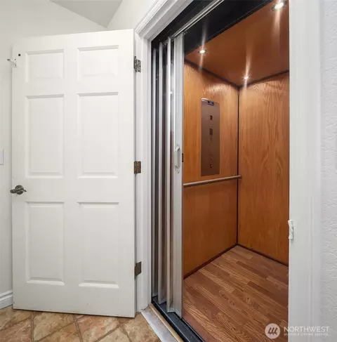 Entry Way - 22603 53rd Ave SE, Bothell, WA 98021 photo 2 of 2