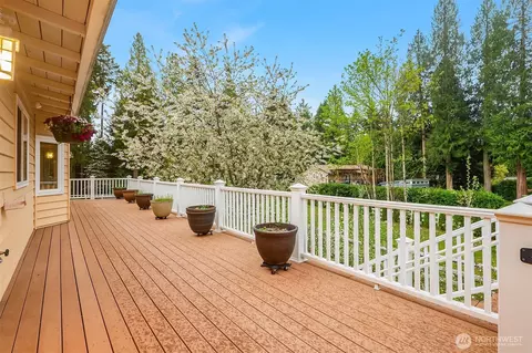 Exterior - 22603 53rd Ave SE, Bothell, WA 98021 photo 4 of 8
