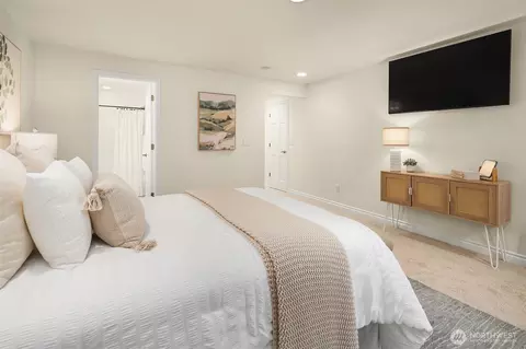 Bedroom - 22603 53rd Ave SE, Bothell, WA 98021 photo 2 of 2