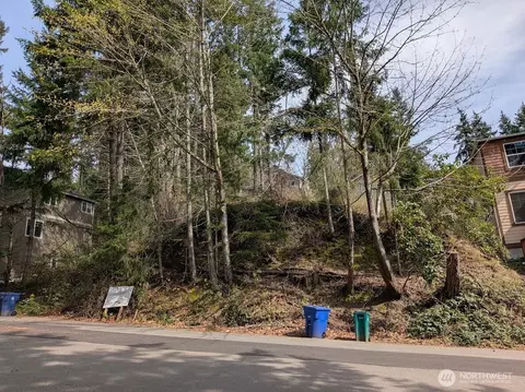 1324 211th Ave NE, Sammamish, WA 98074