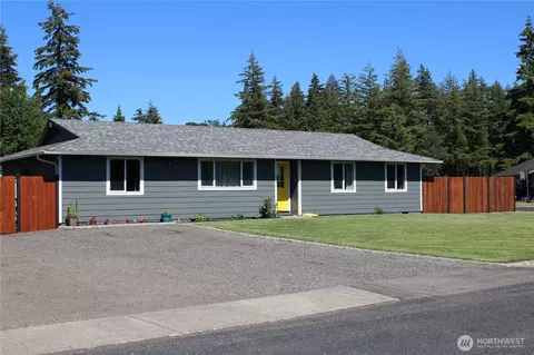 402 California Ave N, Rainier, WA 98576