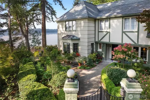 5417 Countryside Beach Dr NW, Olympia, WA 98502