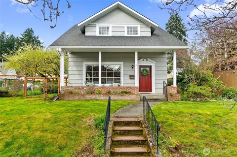 1617 Water St SW, Olympia, WA 98501