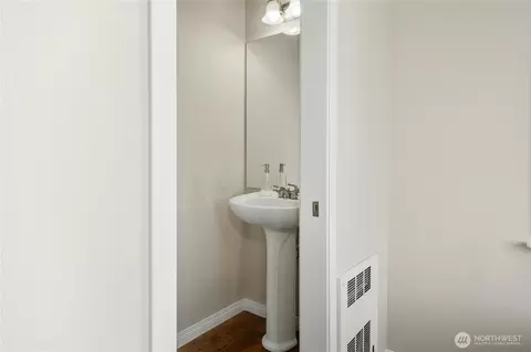 Entry Way - 527 Pilchuck Path, Everett, WA 98201 photo 2 of 2