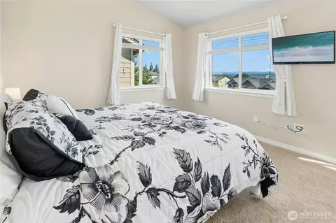 Bedroom - 527 Pilchuck Path, Everett, WA 98201 photo 2 of 5