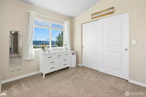 Bedroom - 527 Pilchuck Path, Everett, WA 98201 photo 4 of 5