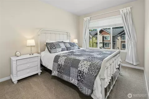 Bedroom - 527 Pilchuck Path, Everett, WA 98201 photo 5 of 5