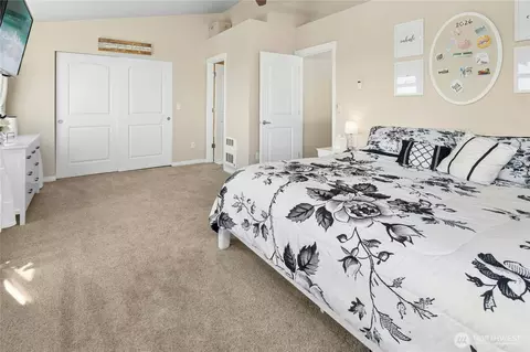 Bedroom - 527 Pilchuck Path, Everett, WA 98201 photo 3 of 5