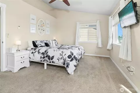 Bedroom - 527 Pilchuck Path, Everett, WA 98201 photo 1 of 5