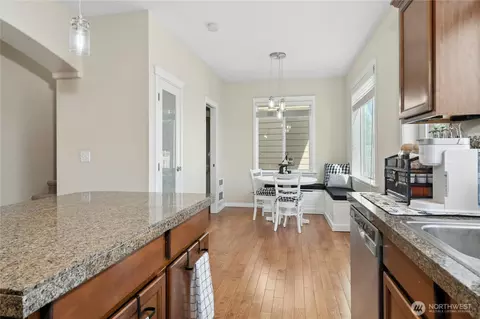 Kitchen - 527 Pilchuck Path, Everett, WA 98201 photo 4 of 4