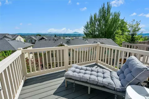 Exterior - 527 Pilchuck Path, Everett, WA 98201 photo 3 of 6