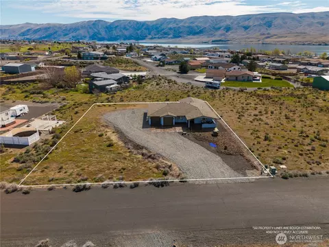 713 SW Sunset Blvd, Mattawa, WA 99349