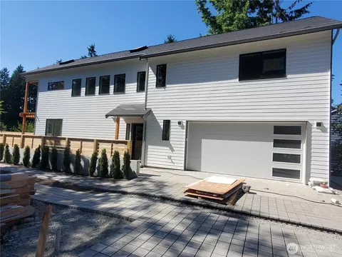 10731 B 17th Ave NE, Seattle, WA 98125