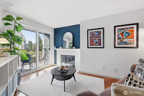 3045 20th Ave W #303, Seattle, WA 98199