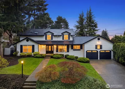 7664 NE 14th St, Medina, WA 98039