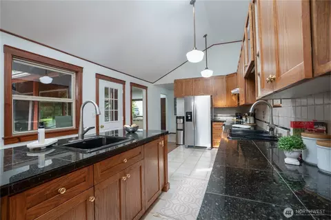 Kitchen - 23517 Orville Rd E, Orting, WA 98360 photo 3 of 3