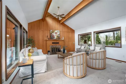 Living - 23517 Orville Rd E, Orting, WA 98360 photo 4 of 10
