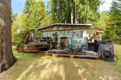 17 Thompson Point Rd, Port Angeles, WA 98363