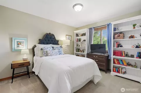 Bedroom - 20615 39th Ave SE, Bothell, WA 98012 photo 3 of 7