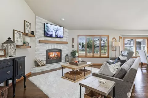 Living - 20615 39th Ave SE, Bothell, WA 98012 photo 1 of 3