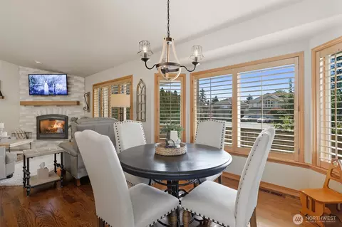 Dining - 20615 39th Ave SE, Bothell, WA 98012 photo 2 of 5