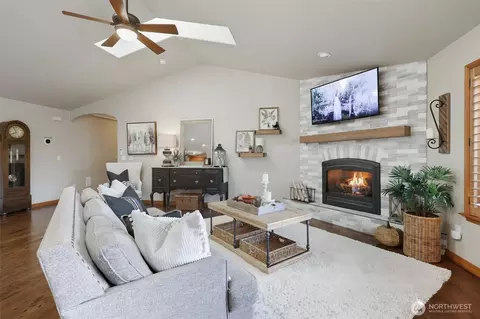 Living - 20615 39th Ave SE, Bothell, WA 98012 photo 3 of 3