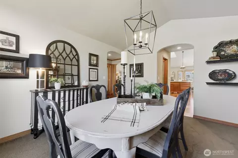 Dining - 20615 39th Ave SE, Bothell, WA 98012 photo 3 of 5