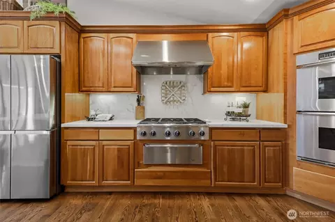 Kitchen - 20615 39th Ave SE, Bothell, WA 98012 photo 2 of 3