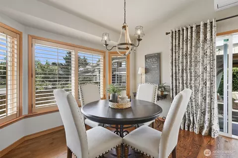 Dining - 20615 39th Ave SE, Bothell, WA 98012 photo 1 of 5