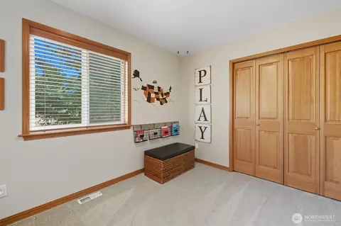 Bedroom - 20615 39th Ave SE, Bothell, WA 98012 photo 5 of 7
