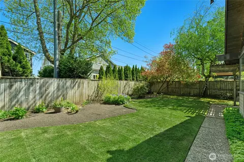 Exterior - 2258 40th Ave E, Seattle, WA 98112 photo 6 of 10