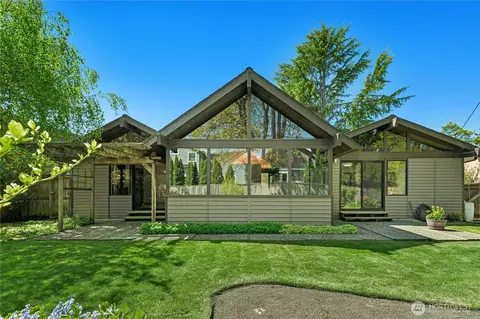 Exterior - 2258 40th Ave E, Seattle, WA 98112 photo 5 of 10