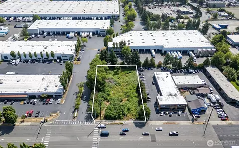 8425 S 216th St, Kent, WA 98032