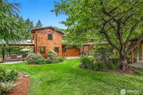 6450 NE Brigham Rd, Bainbridge Island, WA 98110