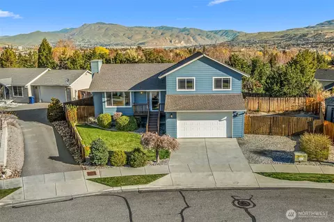 2063 Lasso Dr, Wenatchee, WA 98801