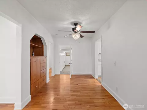 Entry Way - 1035 Oakes Ave, Everett, WA 98201 photo 1 of 1