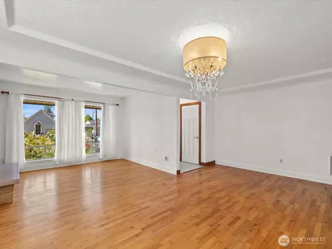 Living - 1035 Oakes Ave, Everett, WA 98201 photo 1 of 2