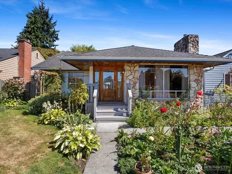 1035 Oakes Ave, Everett, WA 98201