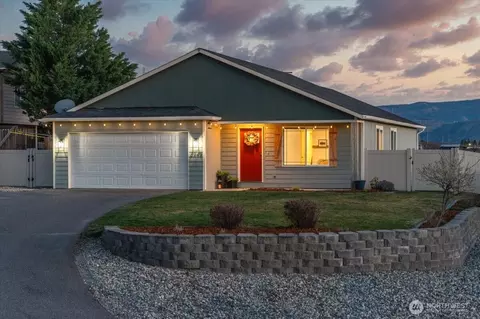 3949 NE Vista Del Rey Dr, East Wenatchee, WA 98802