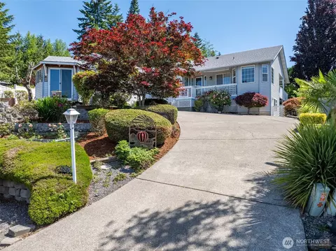 Exterior - 128 Jackson View Dr, Chehalis, WA 98532 photo 6 of 13