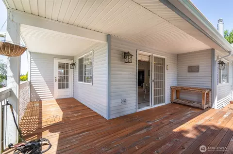 Exterior - 128 Jackson View Dr, Chehalis, WA 98532 photo 12 of 13