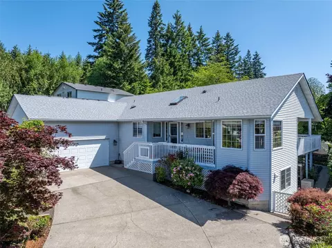 Exterior - 128 Jackson View Dr, Chehalis, WA 98532 photo 4 of 13