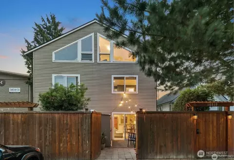 10319 Midvale Ave N #A, Seattle, WA 98133