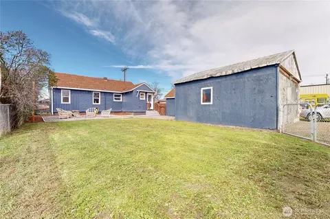 Exterior - 1572 E Alder St, Walla Walla, WA 99362 photo 3 of 7